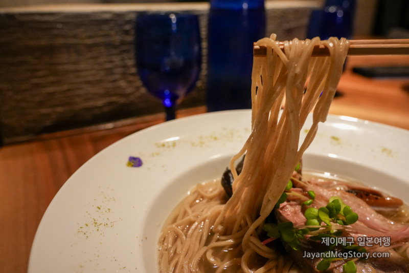 교토 기온 덕 누들