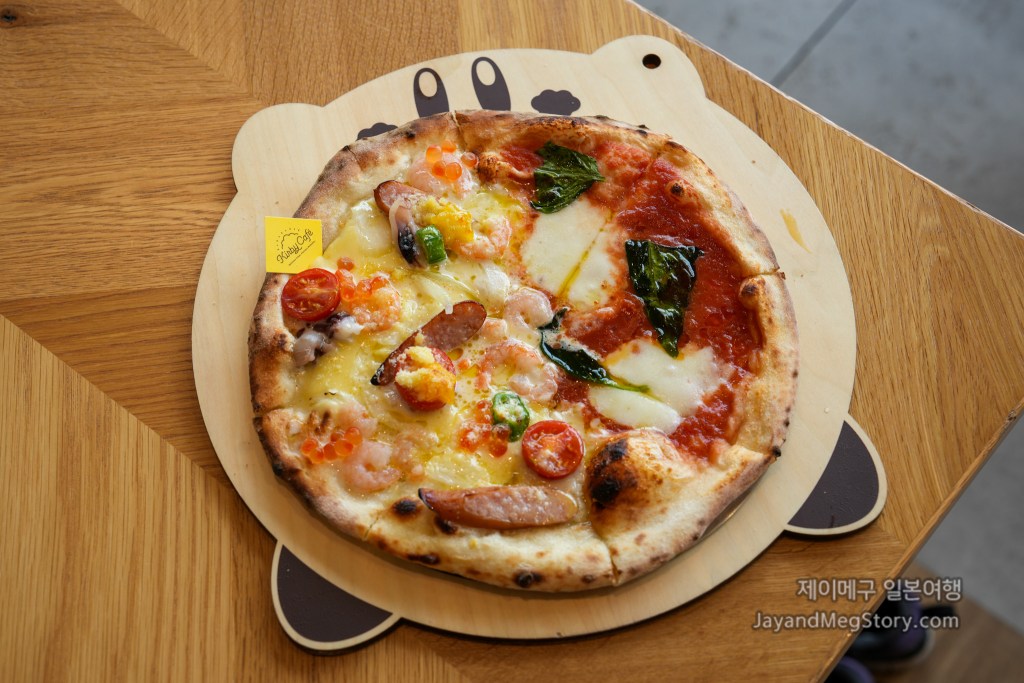 오사카 커비 카페 피자 하프 하프