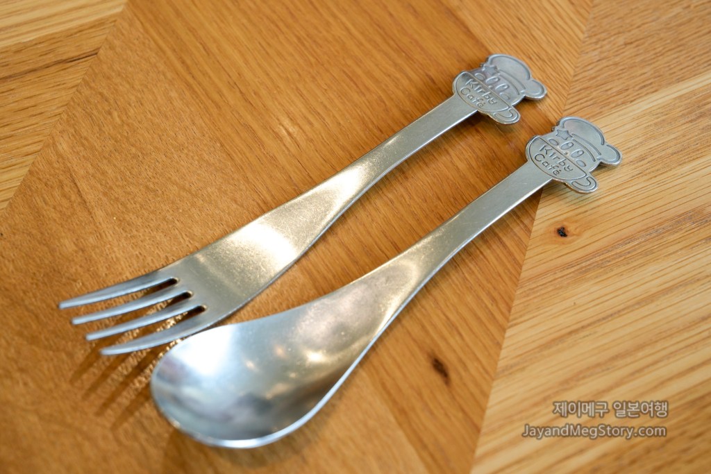 오사카 커비 카페 스푼 포크