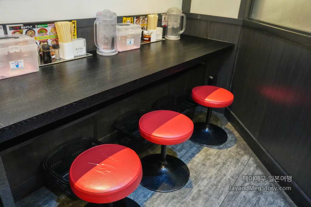 멘야 이로하 카운터석